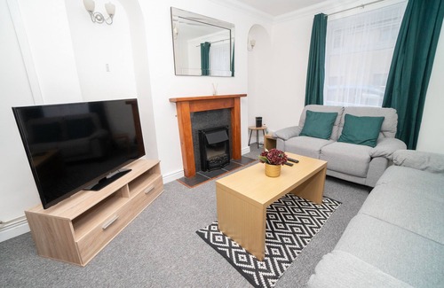 Castle House | Pet Friendly - 3 Bedroom Home in the City Centre