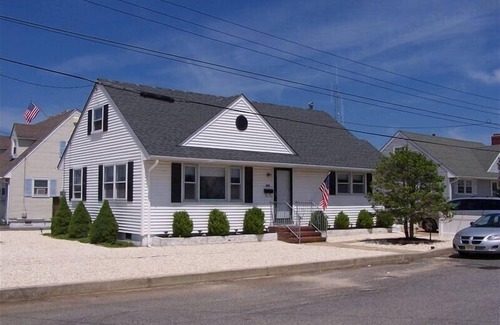 North Beach Haven House | Pet Friendly, 6 houses to the beach, 38 Five stars, Blast WiFi