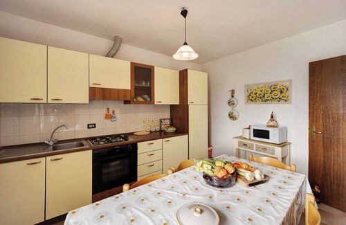 Casanova Lerrone Apartment | Pet-Friendly Apartment 'Casa dei Fiori' with Mountain View & Wi-Fi