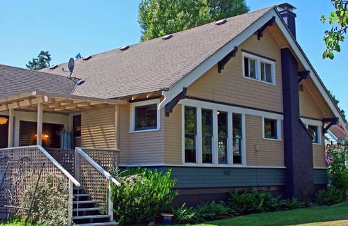 Friday Harbor Apartment | Pet Friendly Apartment Downtown! (Fisherman)