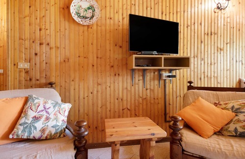 Borzonasca Apartment | Pet-Friendly Apartment with Mountain View & Shared Pool