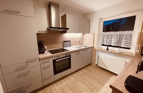 Selb House | Pet-Friendly Apartment "Bienenkorb" with Garden, Tiled Stove & Wi-Fi