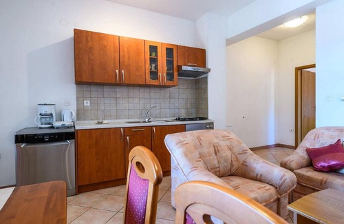 Roskici Apartment | Pet friendly apartment in Porec