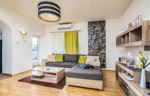 Skrbcici Apartment | Pet Friendly Apartment In Skrpcici With Wifi