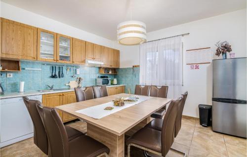 Skrbcici Apartment | Pet Friendly Apartment In Skrpcici With Wifi