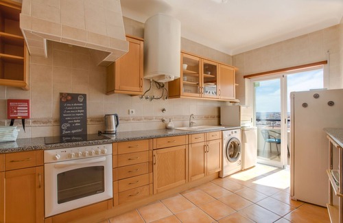 Ameijeira Apartment | Pet-Friendly Apartment Your Secret in Lagos- Close to the Centre with Terrace, Sea View, Pool, Wi-Fi