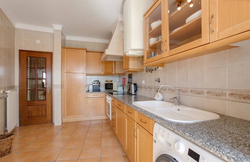 Ameijeira Apartment | Pet-Friendly Apartment Your Secret in Lagos- Close to the Centre with Terrace, Sea View, Pool, Wi-Fi