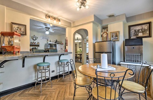 Hanover Park House | Pet-Friendly Bartlett Farmhouse with Deck!