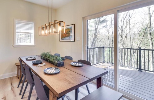 Mount Jackson House | Pet-Friendly Basye Vacation Rental with Fireplace!