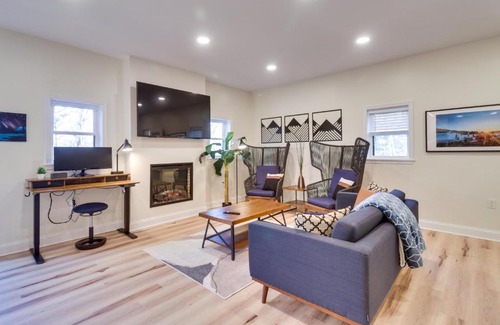 Mount Jackson House | Pet-Friendly Basye Vacation Rental with Fireplace!