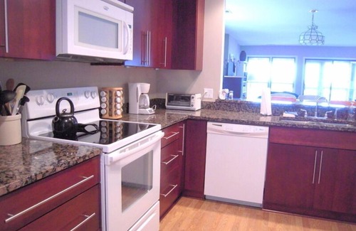 Oceanmarsh Subdivision House | Pet Friendly! Beachfront, Wi-Fi, Sleeps 8-10!