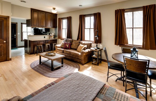 Barneveld Apartment | Pet-Friendly Blue Mounds Vacation Rental w/ Yard!