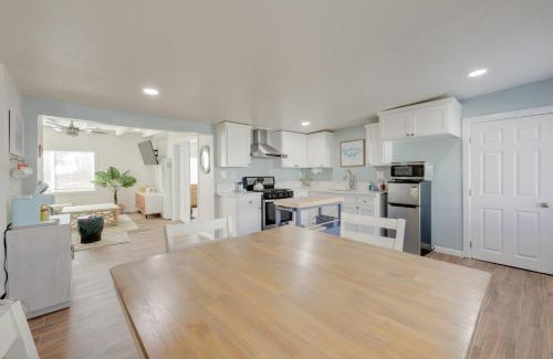Cayucos House | Pet-Friendly Cayucos Home Walk to Public Beach!