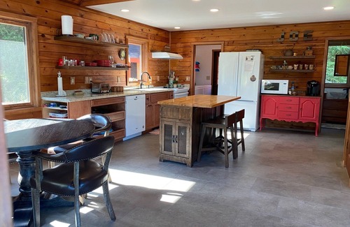 Neahkahnie Beach House | Pet friendly close to beach and gazebo with fireplace