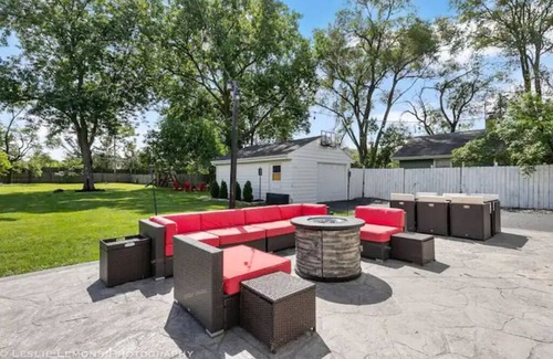 Naperville House | Pet Friendly Cozy North Naperville 3 BED/2 BA Home