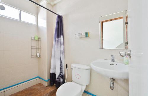 Khlong Toei House | Pet Friendly Cozy Twin beds Near BTS ThongLor