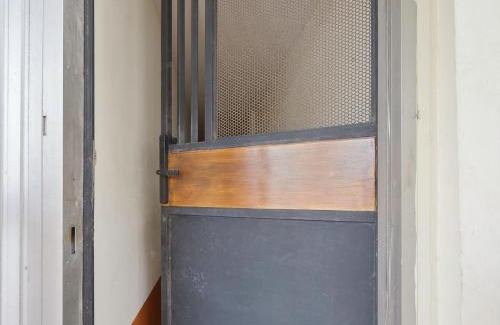 Khlong Toei House | Pet Friendly Cozy Twin beds Near BTS ThongLor