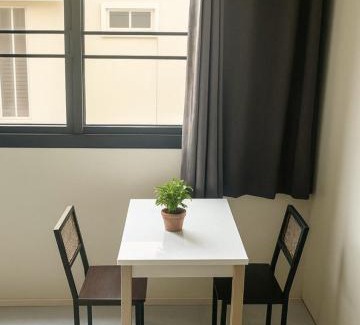 Khlong Toei House | Pet Friendly Cozy Twin beds Near BTS ThongLor