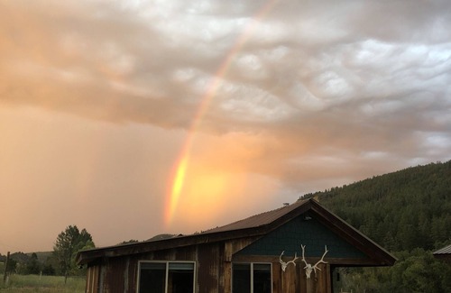 Pagosa Springs Cabin | PET FRIENDLY, cozy, quiet, cabin; river in the backyard STARLINK; VRP-25-0076