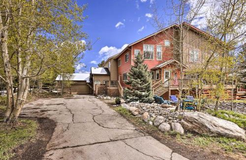 Frisco House | Pet-Friendly Frisco Home with Deck - Walk to Main St