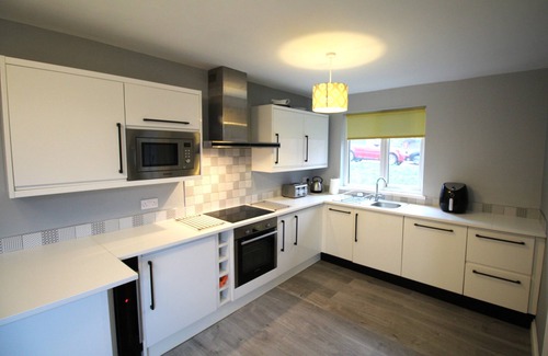 Rowlands Gill House | Pet Friendly & Garden- Sleeps 6- Fully Refurbished