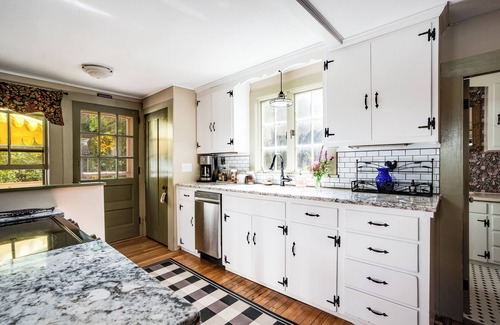 East Haddam House | Pet-Friendly Getaway in Historic East Haddam Homenn