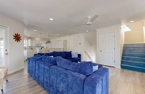 Sand Point House | Pet Friendly, Golf Cart Included, Walk to the Beach, Shared Pool