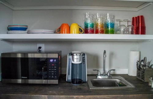 Ashland City Apartment | Pet-Friendly Guest Suite w/Private Entry and Deck! Only 30 Mins to Nashville!