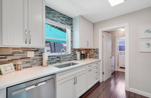 Deerfield Beach House | Pet friendly house with a heated pool and hot tub!