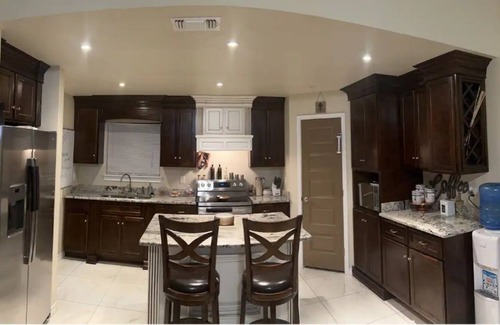 Eagle Pass House | Pet friendly home entering Eagle Pass