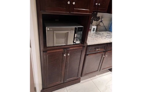 Eagle Pass House | Pet friendly home entering Eagle Pass