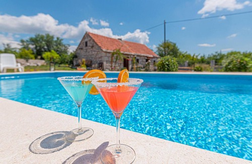 Unesic House | Pet friendly home in Vinovo Donje