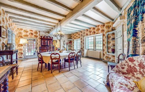 Bioussac House | Pet Friendly Home In Bioussac