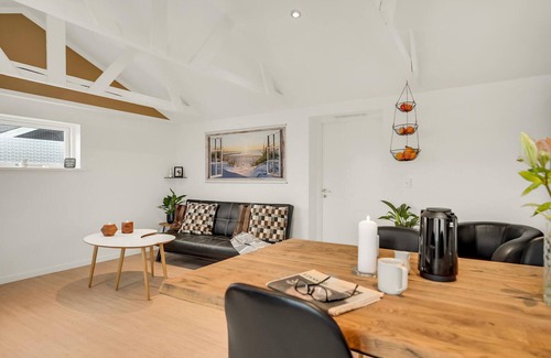 Grena Strand House | Pet friendly home in Grenaa with WiFi