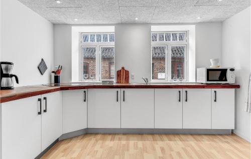 Hojer House | Pet Friendly Home In Højer With Kitchen