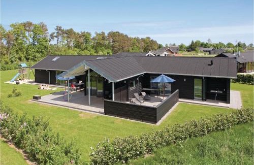 Haslevgarde House | Pet Friendly Home In Hadsund With Wifi