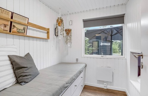 Hou House | Pet friendly home in Hals with kitchen