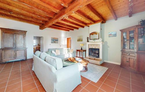 Nere House | Pet Friendly Home In Nere