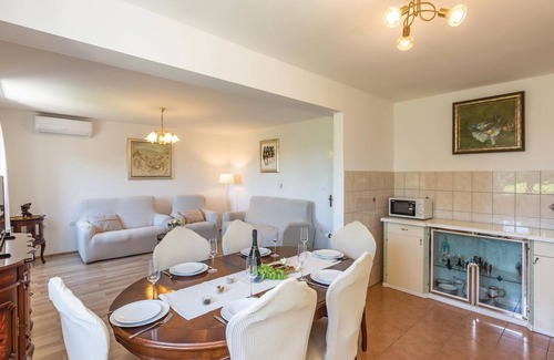 Lovrec House | Pet friendly home in Studenci