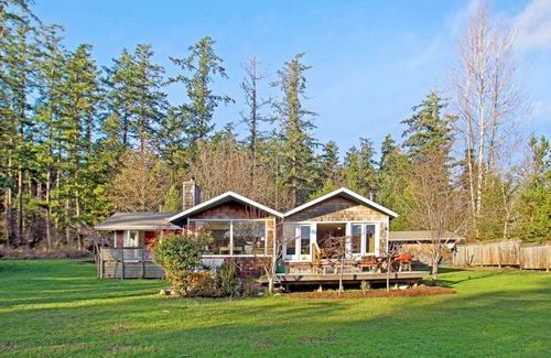 Friday Harbor House | Pet-Friendly home w/Hot Tub (Mitchell Bay Shores)