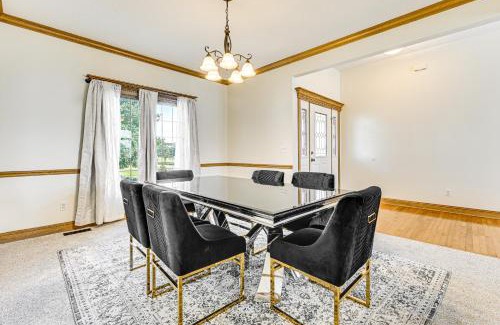 Johnston House | Pet-Friendly Johnston Getaway with Deck and Yard!
