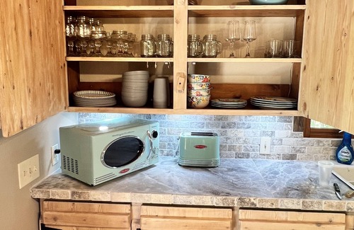 Titus Cottage | Pet Friendly -Lake Access- Single nights available