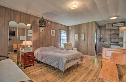Dent House | Pet-Friendly Lake Cabin Boat Rentals and Dock!