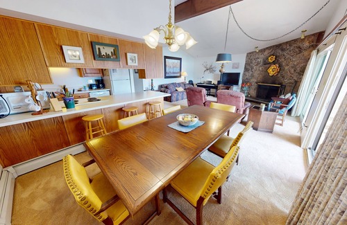 Dillon Condo | Pet Friendly! Lakefront, Top Floor, Deck. Walk to Park, Concerts, Marina