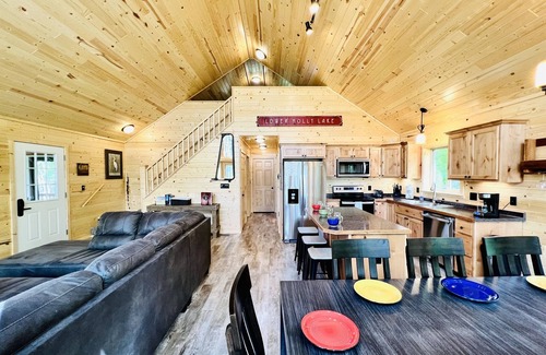 Stone Lake Cabin | Pet-Friendly Lakeside Cottage w/Kayaks and Canoe!