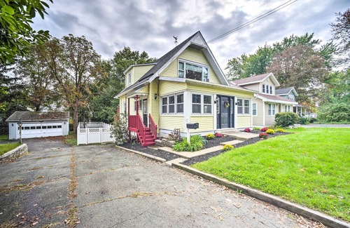 Latham Cottage | Pet-friendly Latham Retreat ~ 7 Mi to Albany!