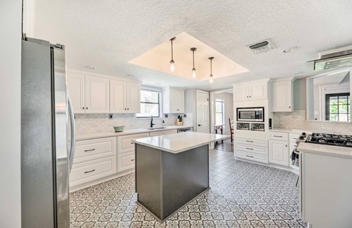 Lockhart House | Pet-Friendly Lockhart Home w/Private Yard!