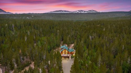Valley of the Sun House | Pet-friendly Log Cabin W Views & 20 Acres