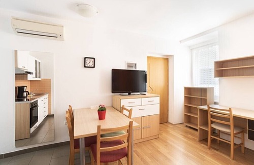 Koper Apartment | Pet - friendly Medved Apartment - city center