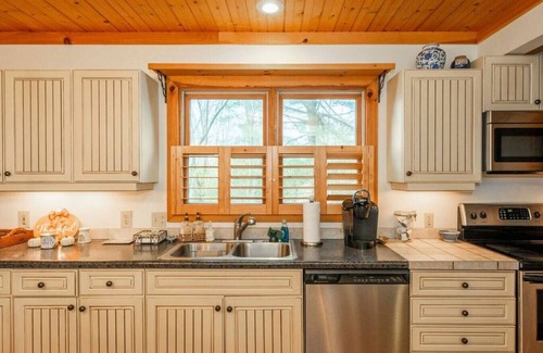 Rosman House | Pet friendly! Mountain views and only 20 mins to Brevard!